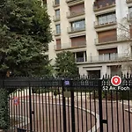 Av Foch Luxury Apartment